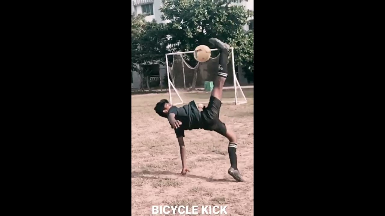 BICYCLE KICK Football Ronaldo Bicycle Try