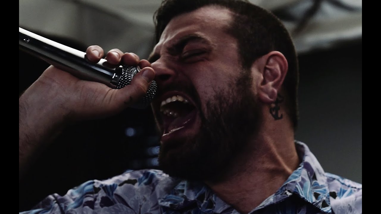 Guarda Featherweight - Solace (Official Video) su YouTube Guarda Featherweight - Solace (Official Video) su YouTube