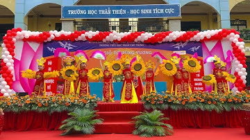 Lễ dâng hương giỗ tổ Hùng Vương - trường Tiểu học Phan Chu Trinh.