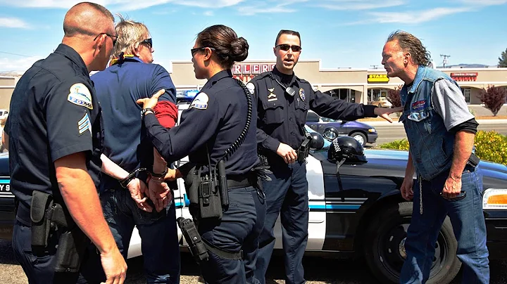 Cops Pull Over Hells Angels - Watch What Happens Next! - DayDayNews