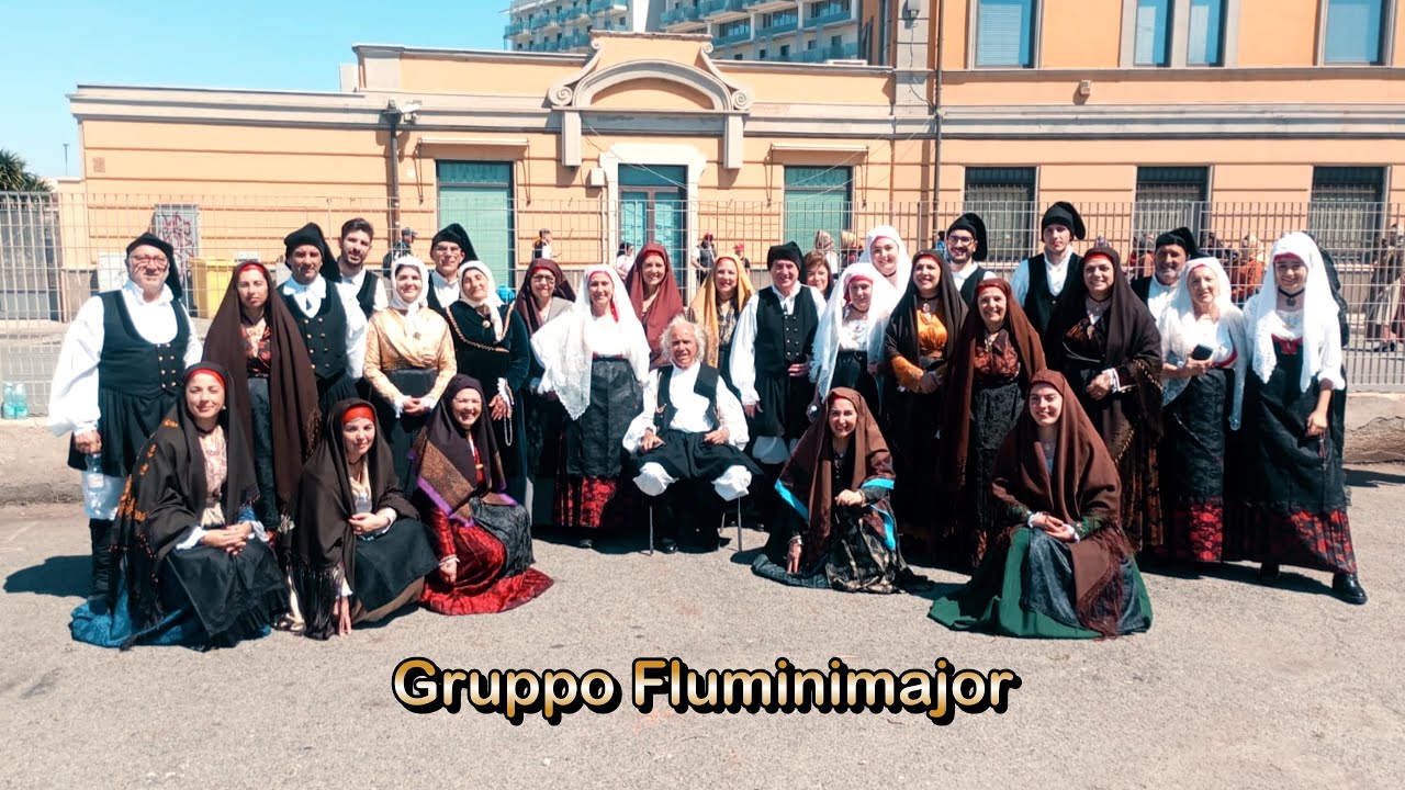 Processione S Efisio 2025 - sfilata gruppi folklorici