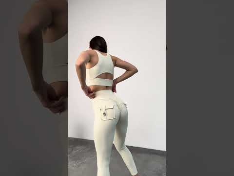 Легінси і топ для спорту, молочного кольору фітнес костюм для тренеровок, відео 1