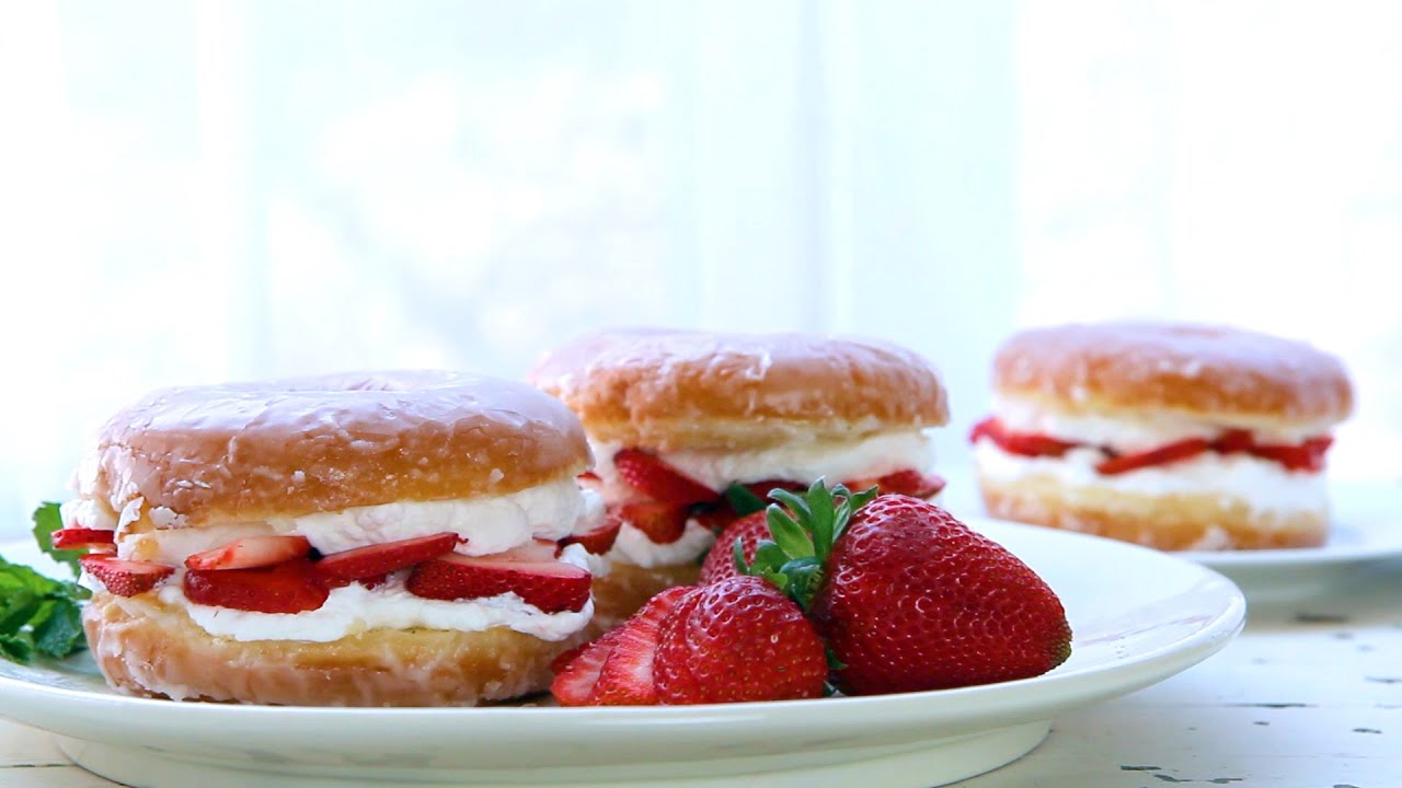Mini-Erdbeertorte aus Donuts