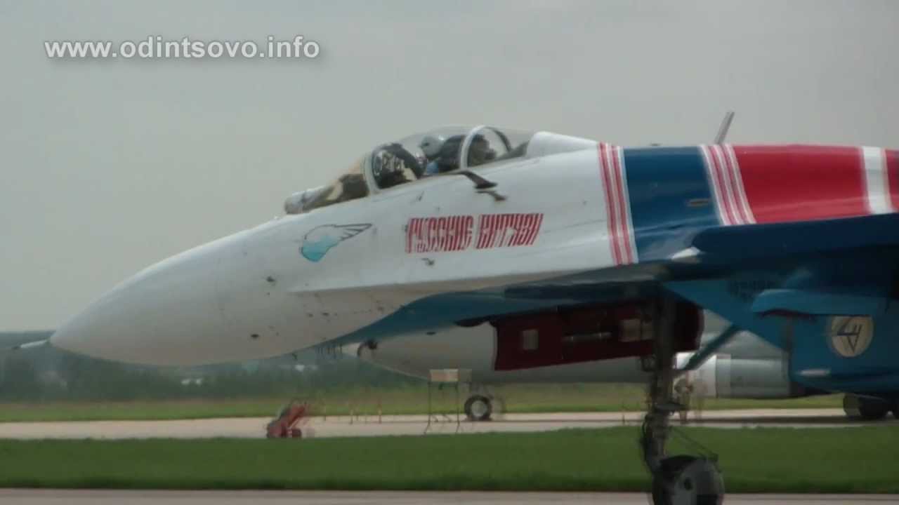 Элитная авиагруппа высшего пилотажа "Стрижи" и "Витязи" - YouTube