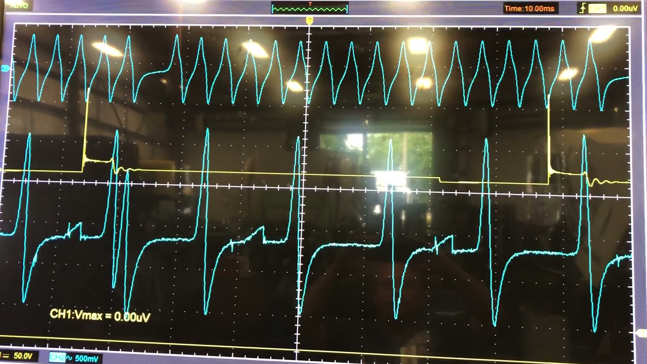 Crankshaft position sensor on scope. The little bump on the horizontal line is the evident problem.