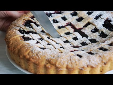 Berry pie filling with frozen berries and raspberry jam