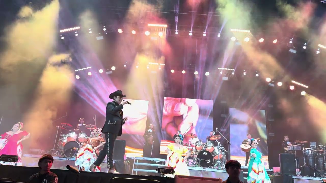 Los Tigres del Norte - De un Rancho a Otro - All State Arena