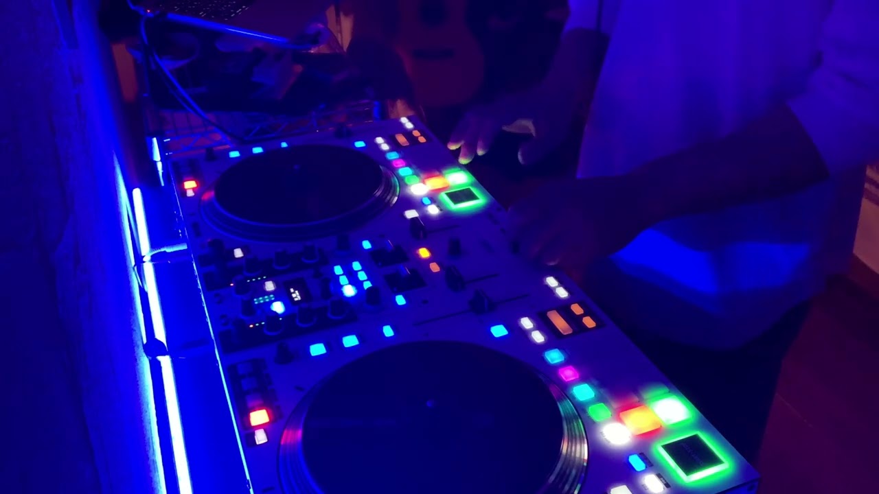 洋楽 DJ HASEBE MEGA NIPPON DJ MIX DJ Gunjion DJ HASEBE Reflects on 1990s Shibuya and the Hip-Hop Scene