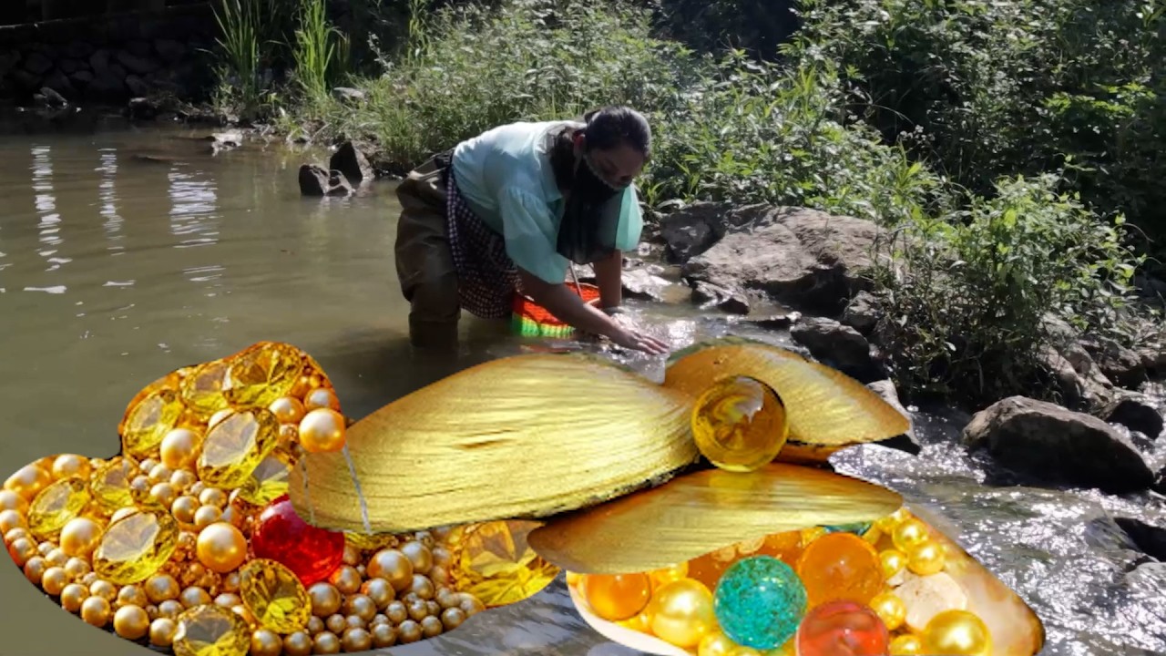 The girl accidentally discovered a pearl that shook the whole country in the murky waters😱😱