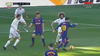 Coup franc de Messi tirée sur la tête de Cristiano Ronaldo😂😂