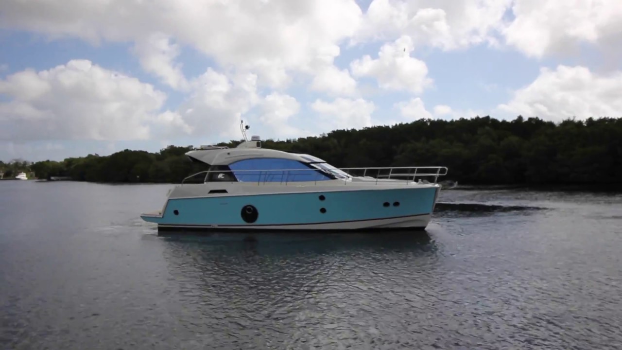 ⁣Monte Carlo MC5S Yacht