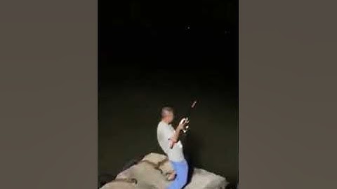 Câu cá vược khủng bãi biển đồ sơn.