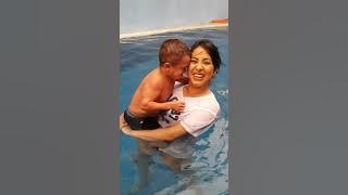 En la piscina con mi esposo jorgito