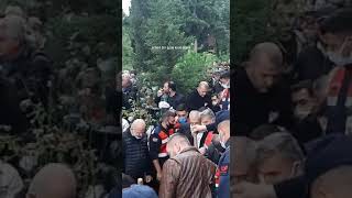 Sedat Şahin'in kardeşinin Cenazesine jandarmalar eşliğinde katıldı Resimi