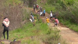 BERBURU BABI HUTAN DI BUKIT KANDUNG KABUPATEN SOLOK
