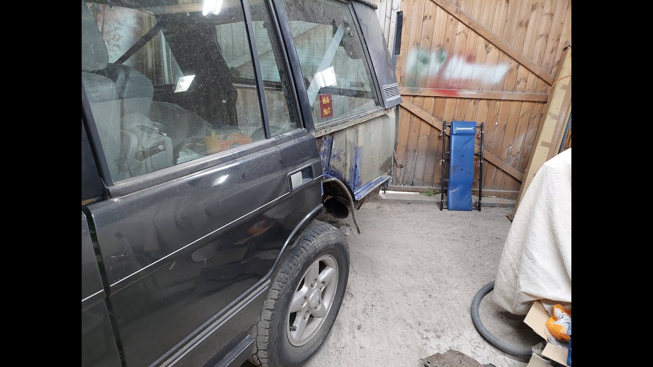 1995 Range Rover Softdash SE ep1 - rear cross member replacement - profanity and rust