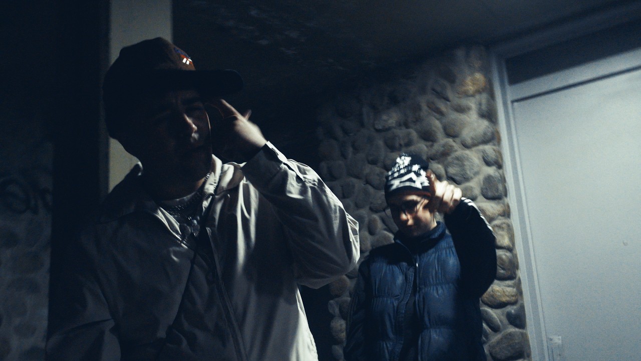 Смотреть «COCO (Video Oficial) #NUEVOLORE» на YouTube Смотреть «COCO (Video Oficial) #NUEVOLORE» на YouTube