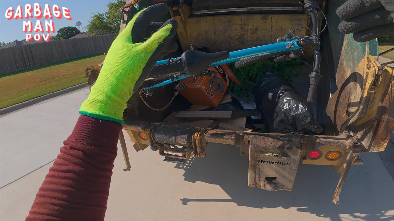 Rear-Loader Trash Truck Handling Bulky Waste | 4K ASMR