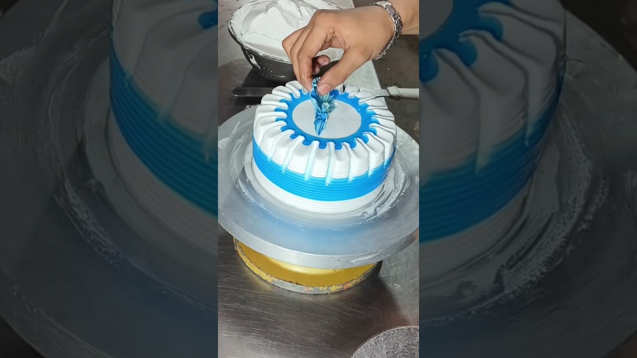 Simple design Bakery style Cake decoration. 