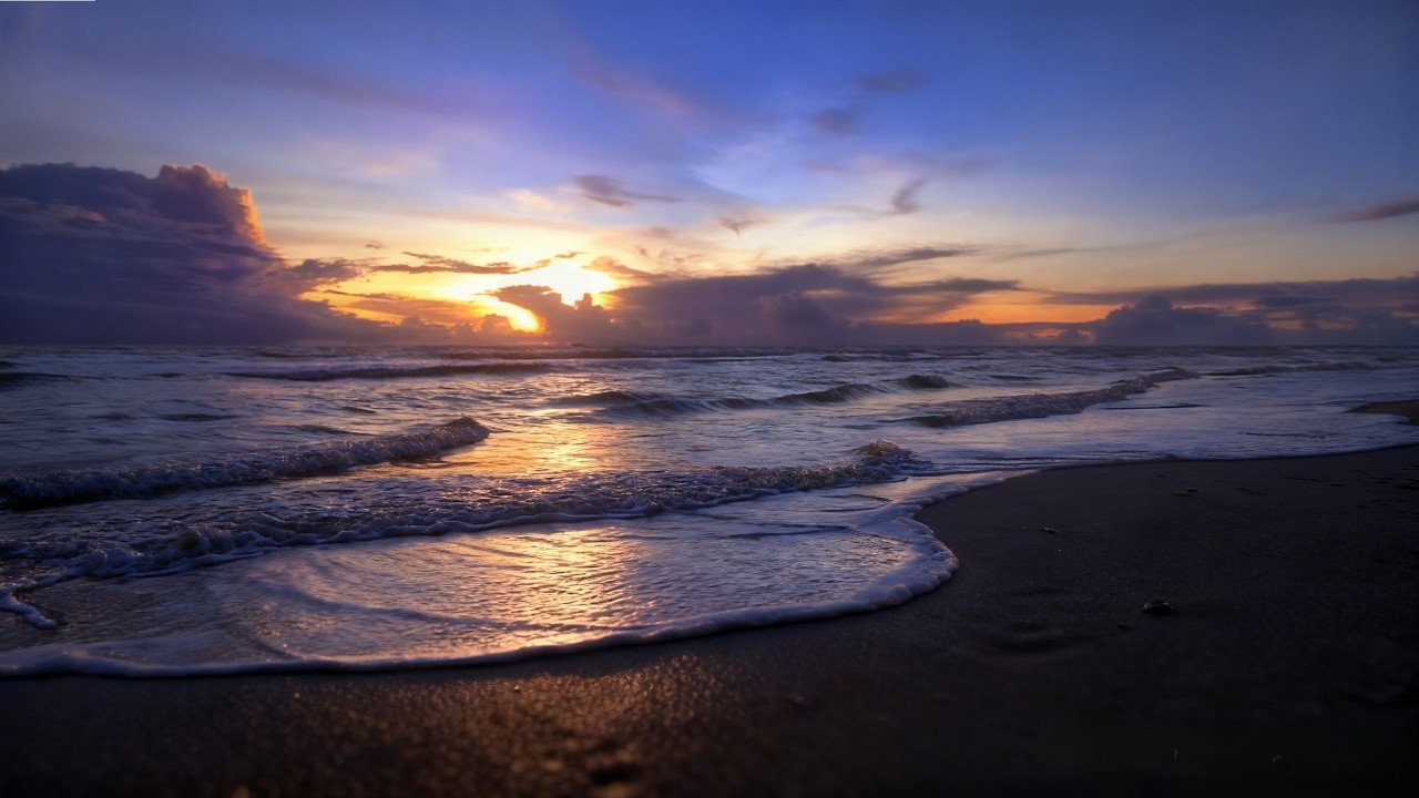 Tranquil Sunset Coast 🌙 Night Ocean Waves for Deep Sleep