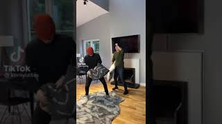 Koray İzi̇taş Tik Tok Dayanak Ucuz Kurtuldum Gözü Kapalı Kurtulmak Yazın