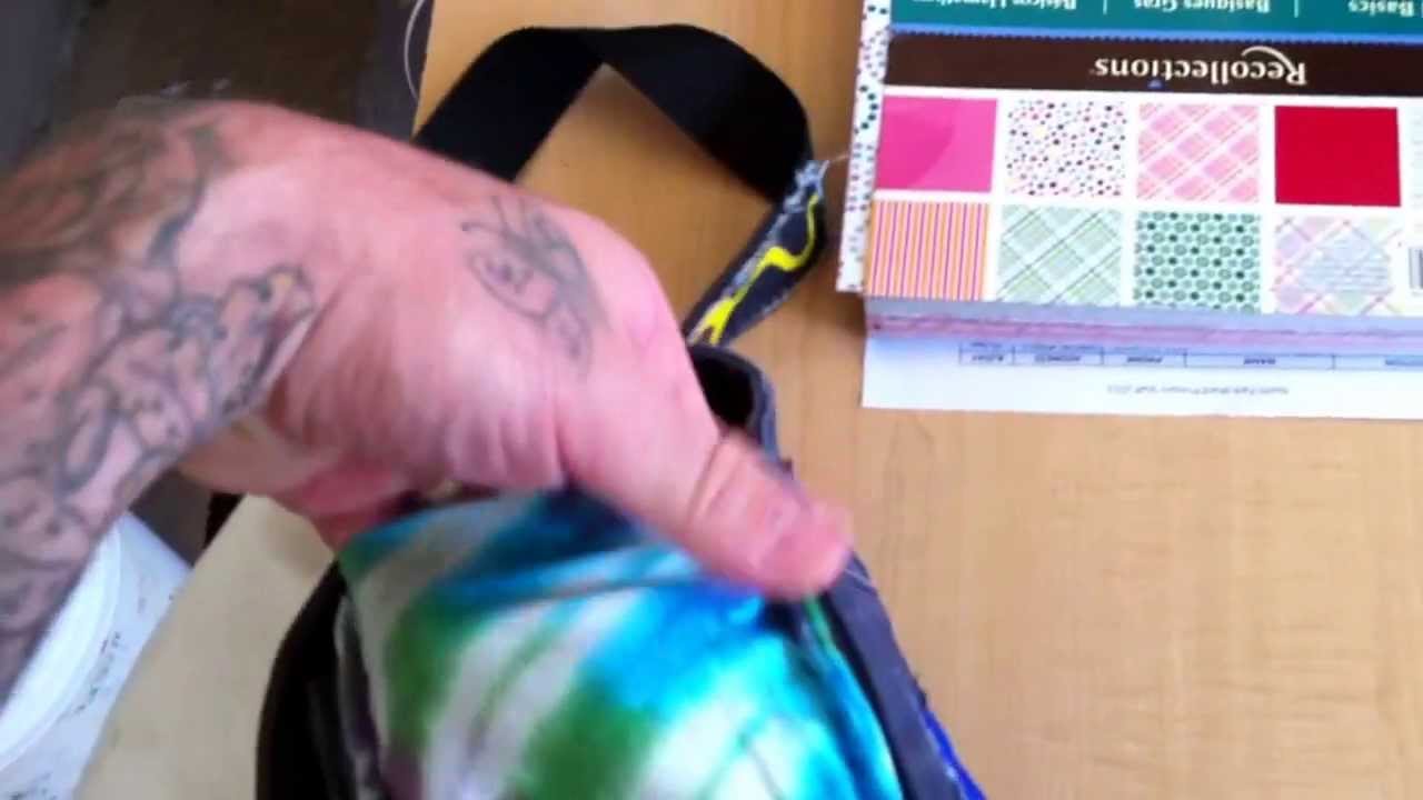 Quick look at my Nutsac disc golf bag. Highly it to anyone