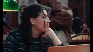 Sadie Sandler &amp; Chloe East ~ La noia (Roommates)