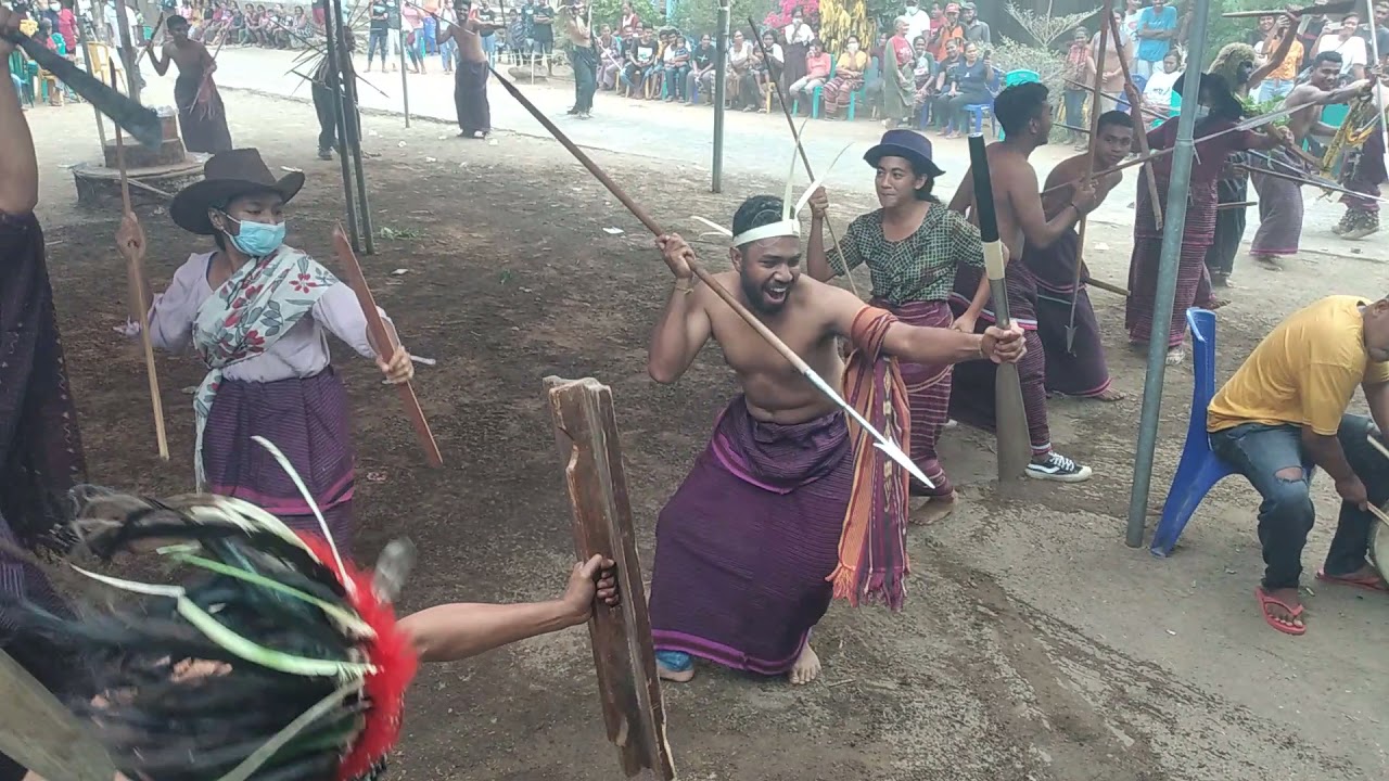 sandosi lewo engat tari perang