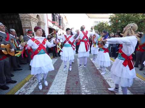 La danza de Los Locos toma las calles de Fuente Carreteros