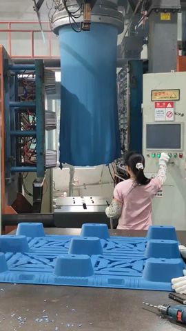 Plastic pallet blow molding process- Good tools and machinery can increase work efficiency