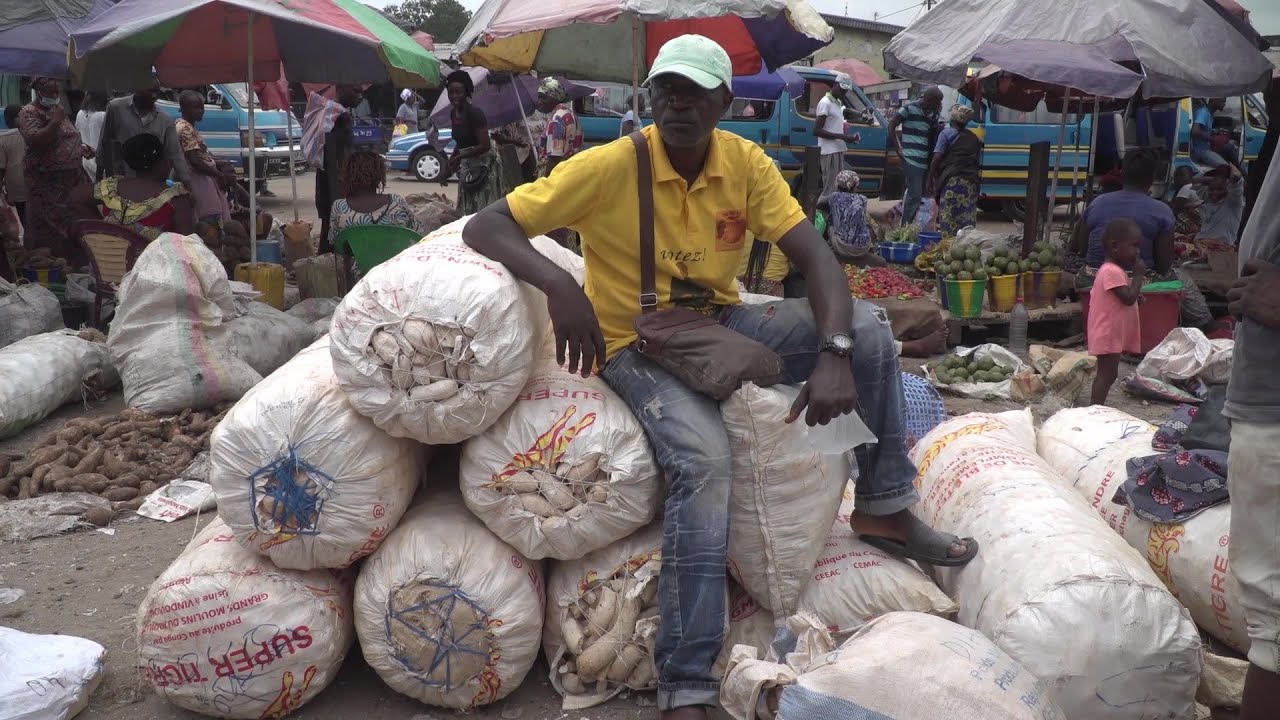 Prix Exorbitant Du Sac De Caussettes De Manioc A Pointe-Noire