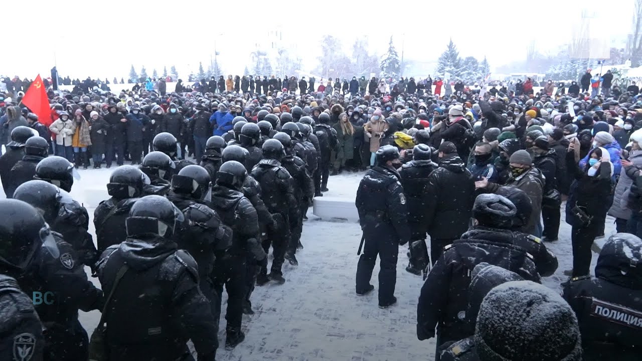 Митинги россия февраль. Митинг за Навального в Самаре 2021. Митинг в Самаре. Митинг Навального в Самаре. Митинги Россия Самара.