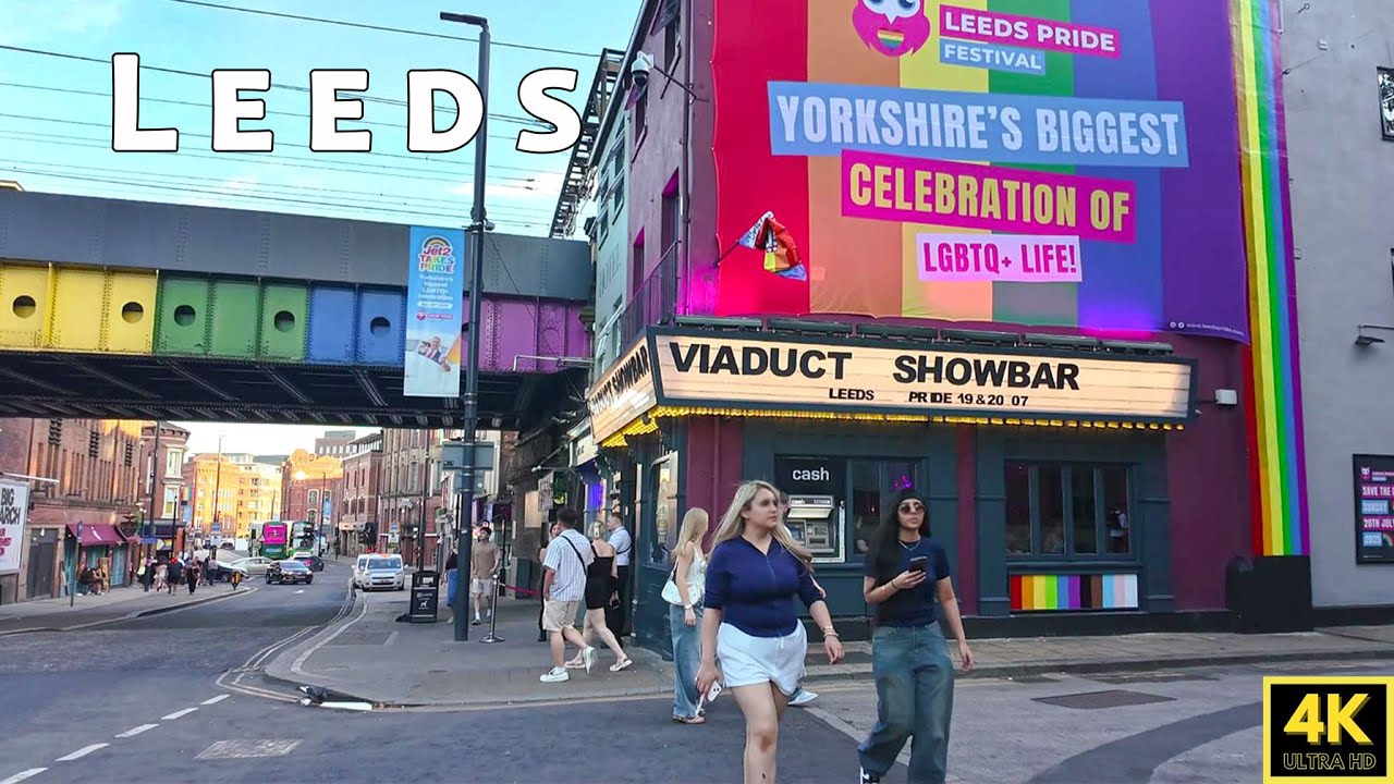 🇬🇧 Lively Leeds city centre in a summer weekend evening