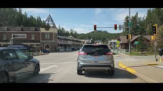 Scenic drive to Mount Rushmore through the Black Hills of South Dakota.