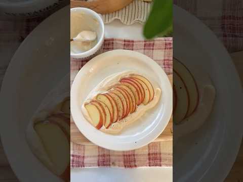 <strong>Peanut</strong> <strong>Butter</strong> Greek Yogurt Apple Dip 🍎🥜🥣 유행하길래 큰 기대없이 만들었는데 넘맛탱이잖아요?