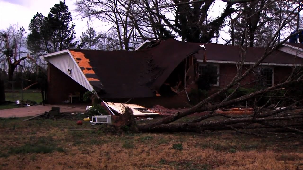 Tornado kills at least 22 in Lee County, Alabama