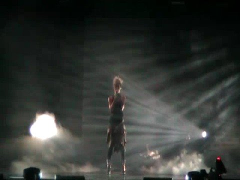 Sandy Lam Live 08 Singapore 04