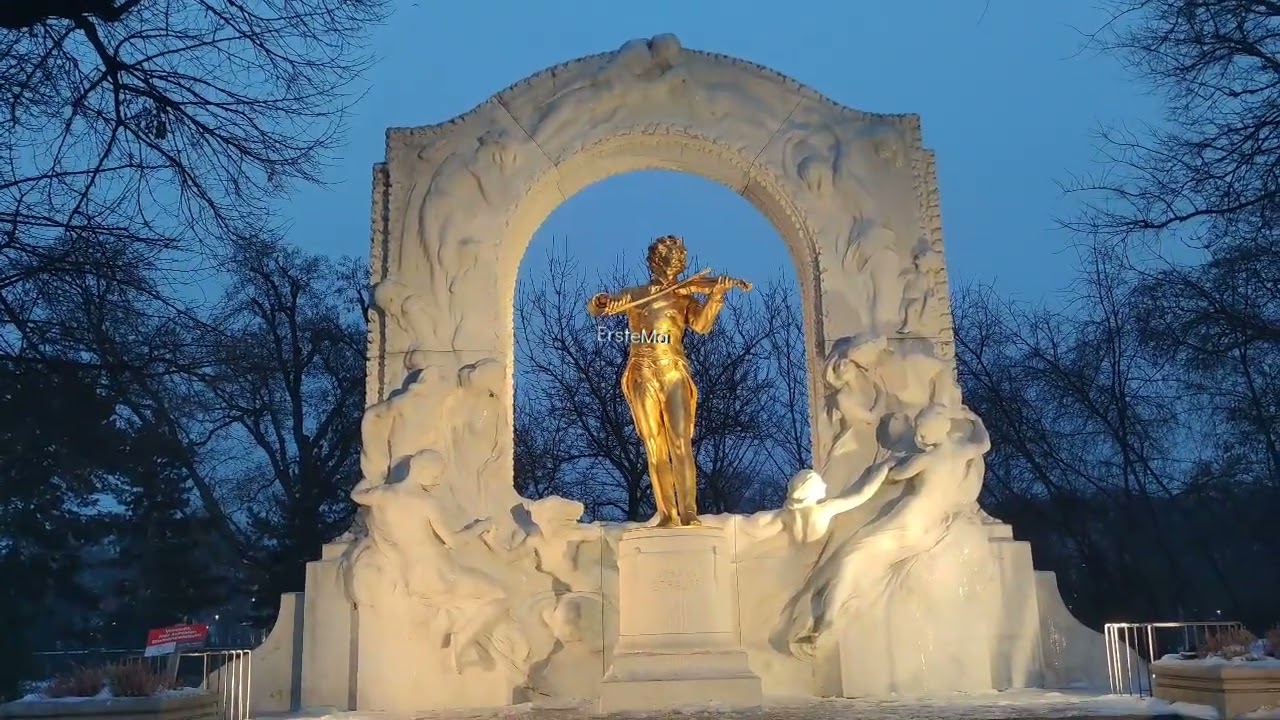 Fresh Snow Crunching Underfoot//Soothing Winter Sound - Winter Walk in Nature