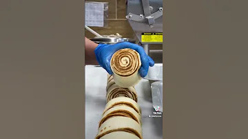 How To Make Your OWN Cinnabon Classic Rolls 