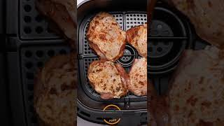 Easy Air Fryer Chicken Thighs #foodshorts #airfryerrecipes #airfryerchicken #youtubeshorts #chicken