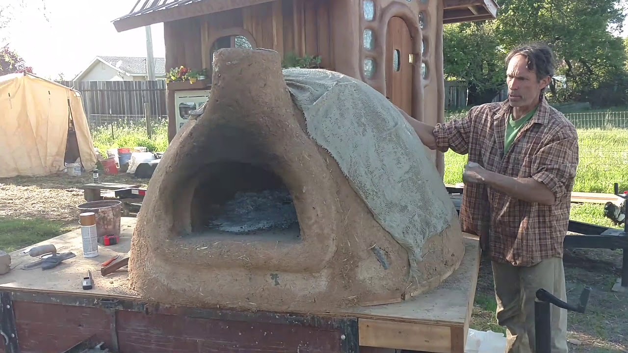 How to build a (cob) pizza oven step by step.
