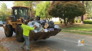 Reading DPW workers remove trash after it wasn't picked up for weeks screenshot 3