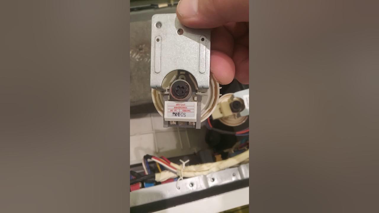 Lg не отжимает ошибка. Стиральная машина беко не закачивает воду. stiralnoe mashina lg 20 kg ne slivaet vodu. почему не отжимает стиральная машинка автомат lg. машинка lg не отжимает белье причины почему.