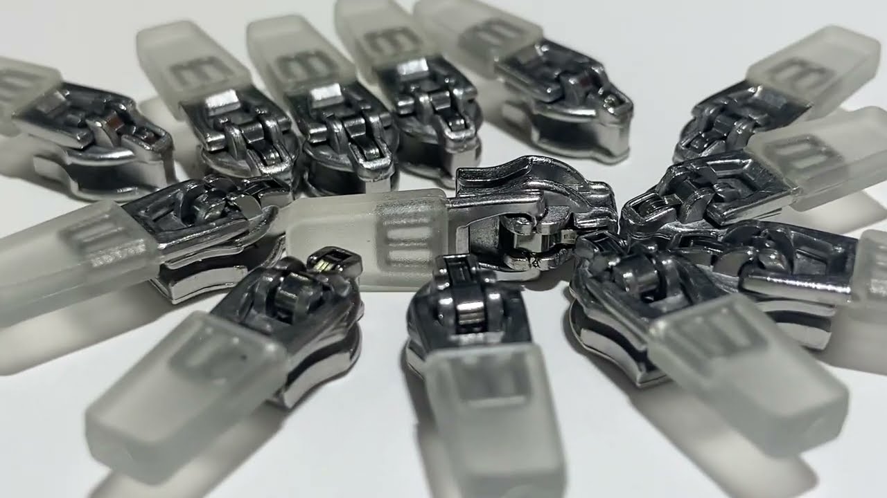 Zipper Slider | Transparent pull with auto-lock slider