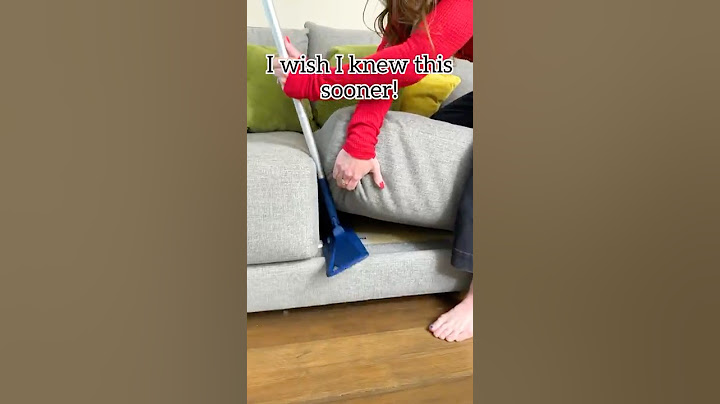 Use a mop and a fitted sheet to make an easy fort! #fort #mop #Bona #momlife #toddler