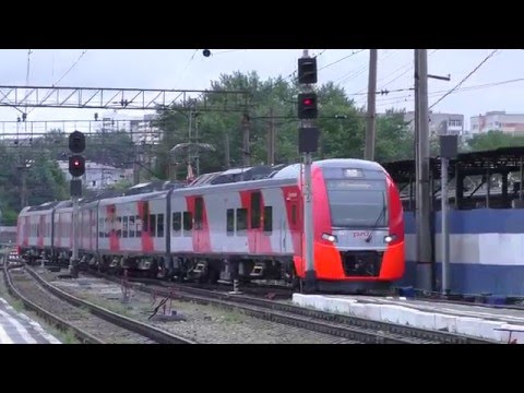 Прибытие электропоезда ЭС2Г-001