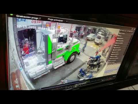 Accidente - ''San Alberto °César°( Colombia)'' UNA MULA CON UNA MOTOCICLETA 19 / 12 / 2018