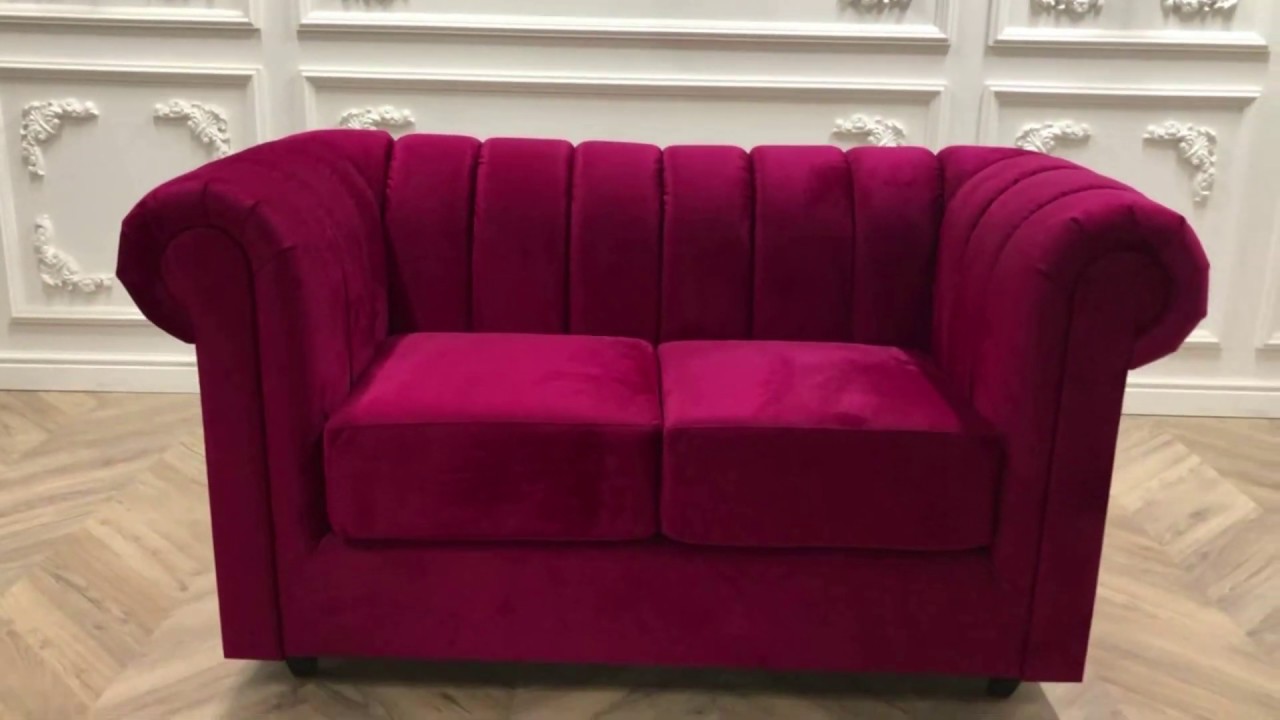 розовый диван. яркий диван в интерьере гостиной. розовый диван в интерьере. розовый диван в интерьере гостиной. диван в интерьере.