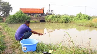 Fishing Video || All the new fishing techniques are available to the village boys || Best hook trap