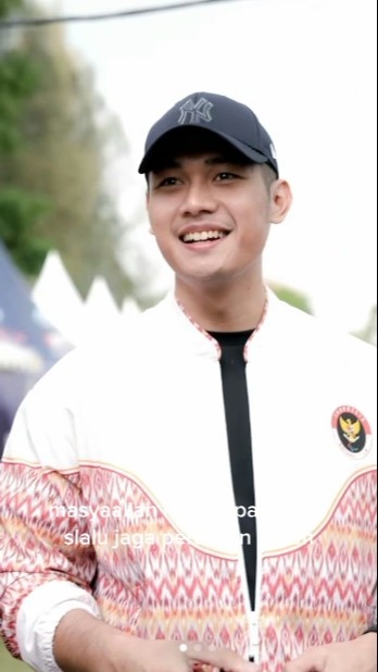 moment romantis mas bupati slalu jauhi sinden lain demi niken #nikensalindry #bupatituban #shorts